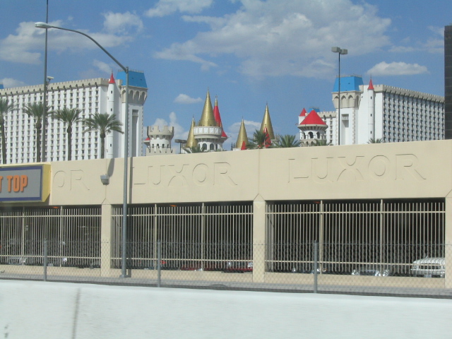 618x457 pixels (161K)