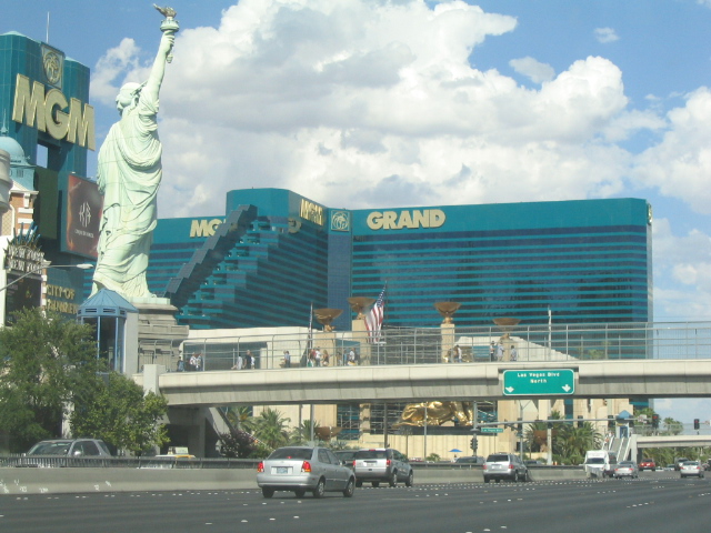 618x457 pixels (176K)