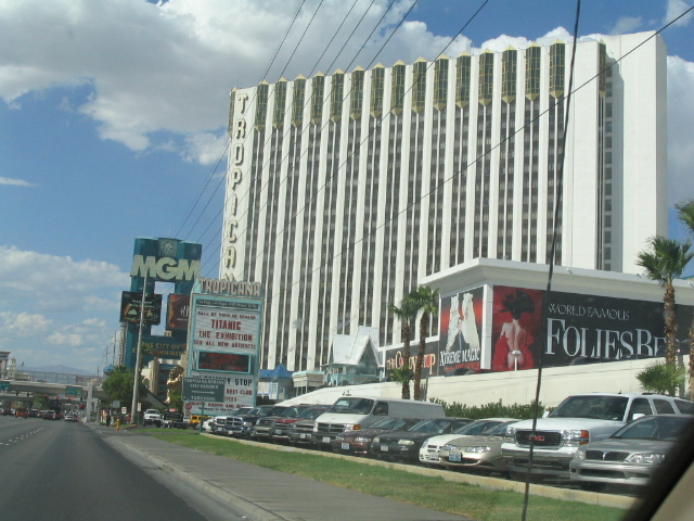 618x457 pixels (190K)