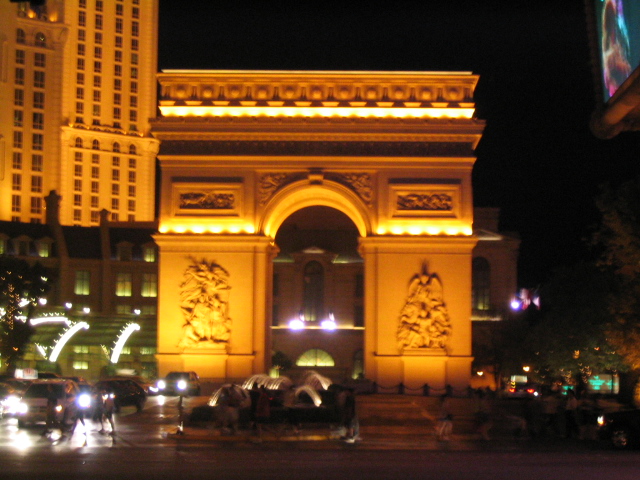 618x457 pixels (185K)